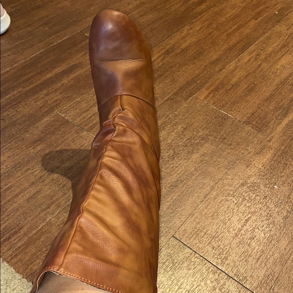 Boots - Picture 2 of 3